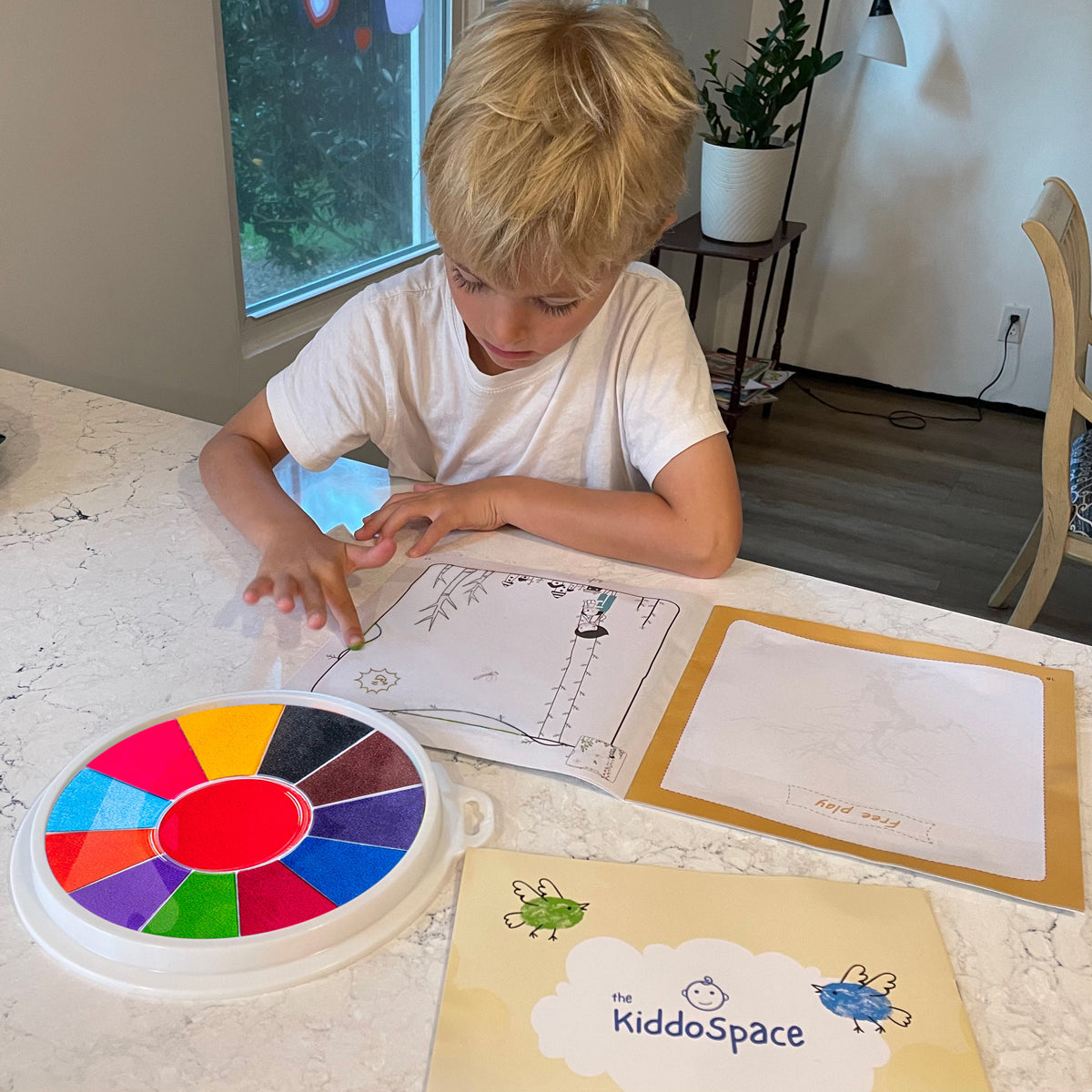 KiddoSpace Finger Painting Kit